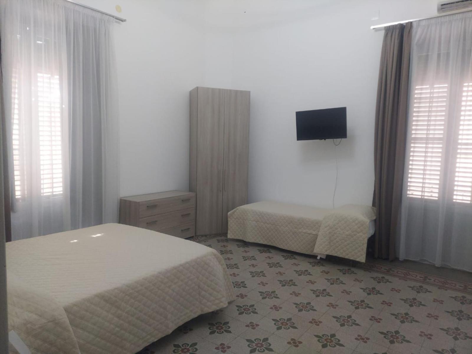 Guest House Lamphotel Militello Palermo Zewnętrze zdjęcie