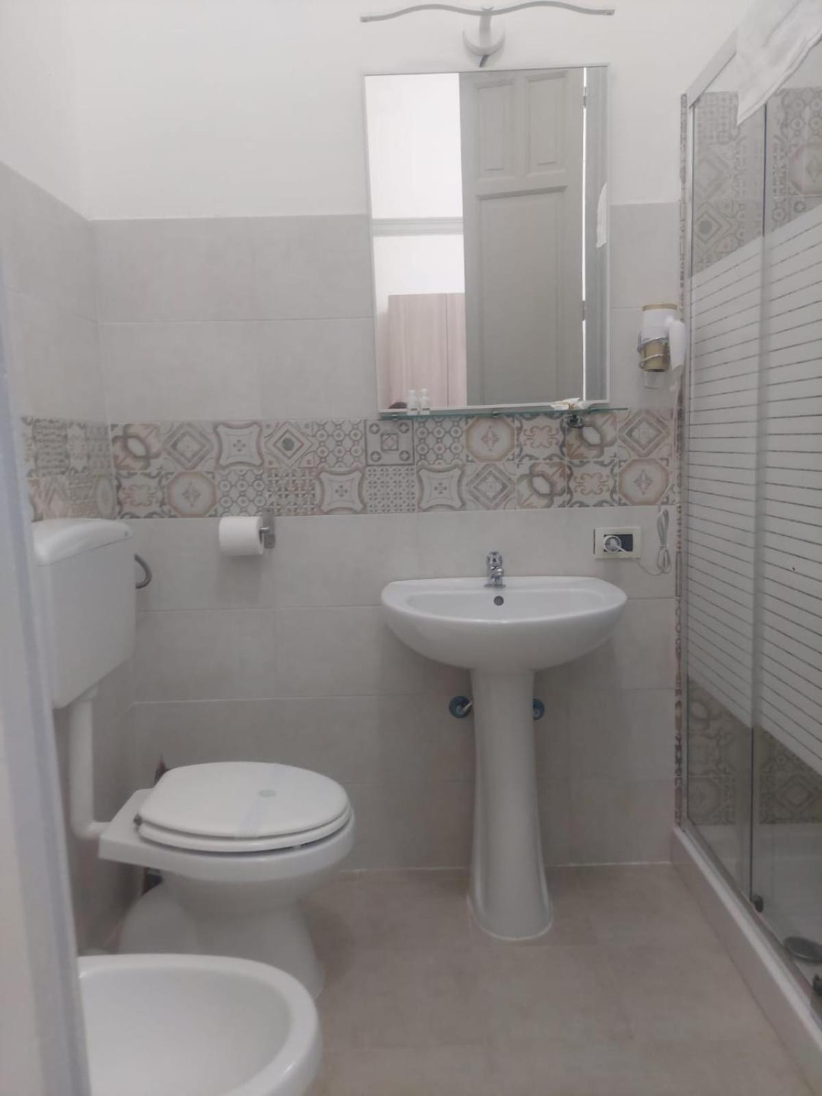 Guest House Lamphotel Militello Palermo Zewnętrze zdjęcie