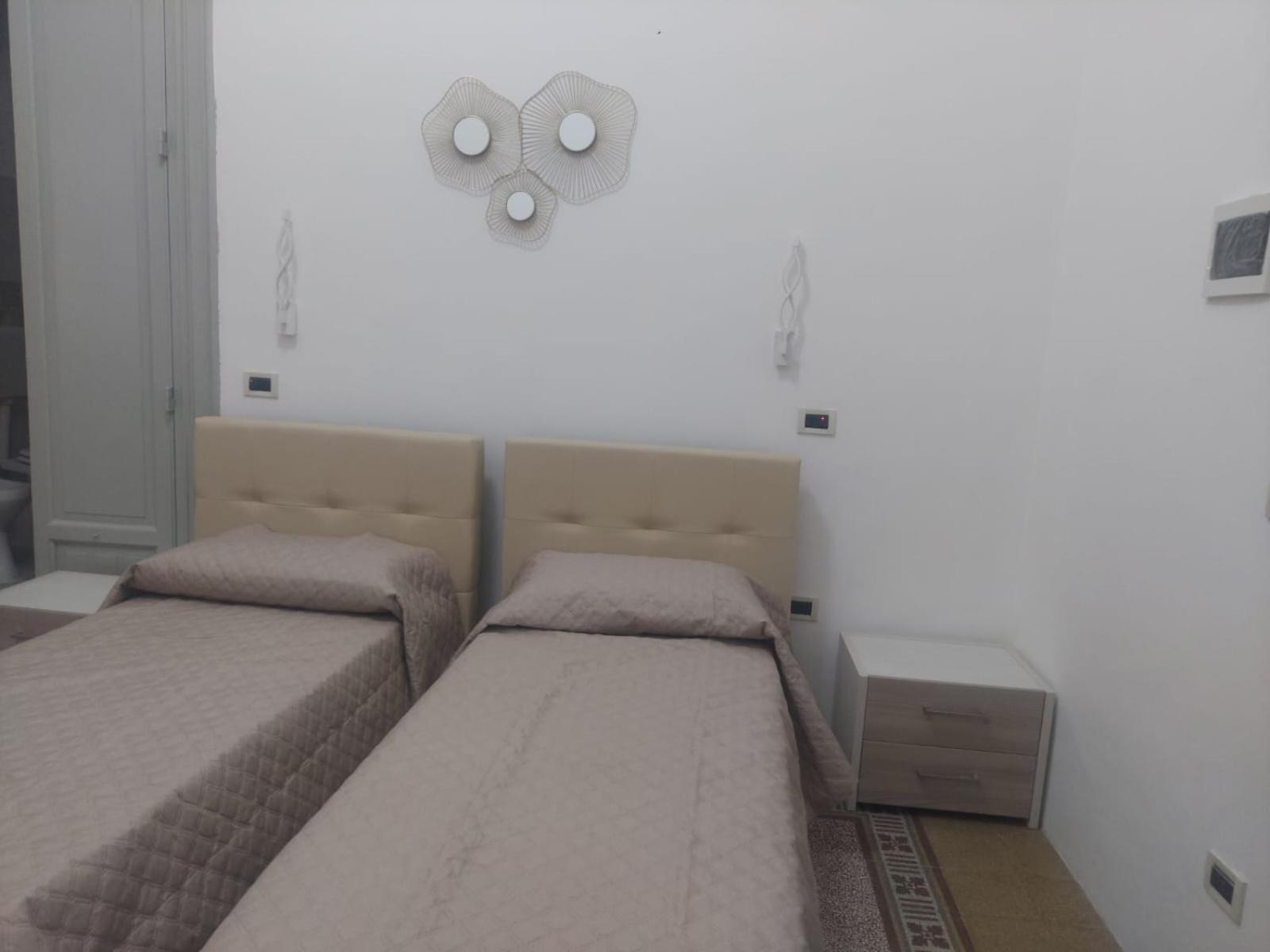 Guest House Lamphotel Militello Palermo Zewnętrze zdjęcie