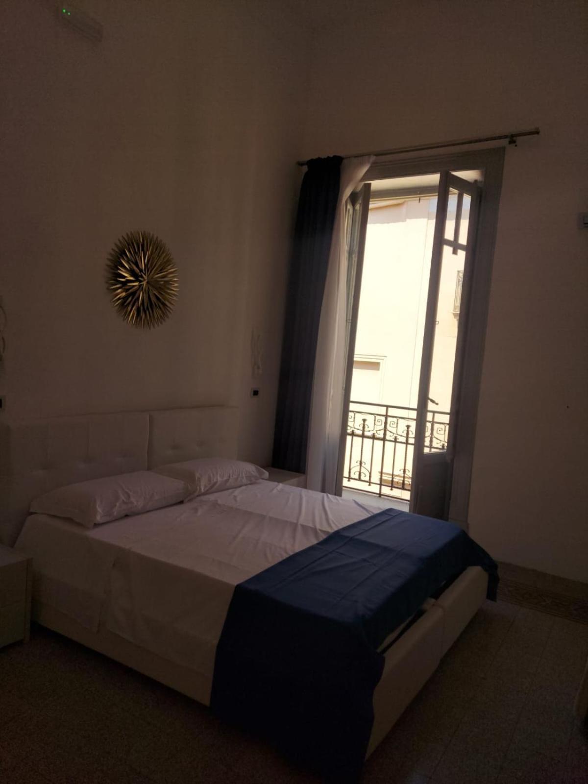 Guest House Lamphotel Militello Palermo Zewnętrze zdjęcie