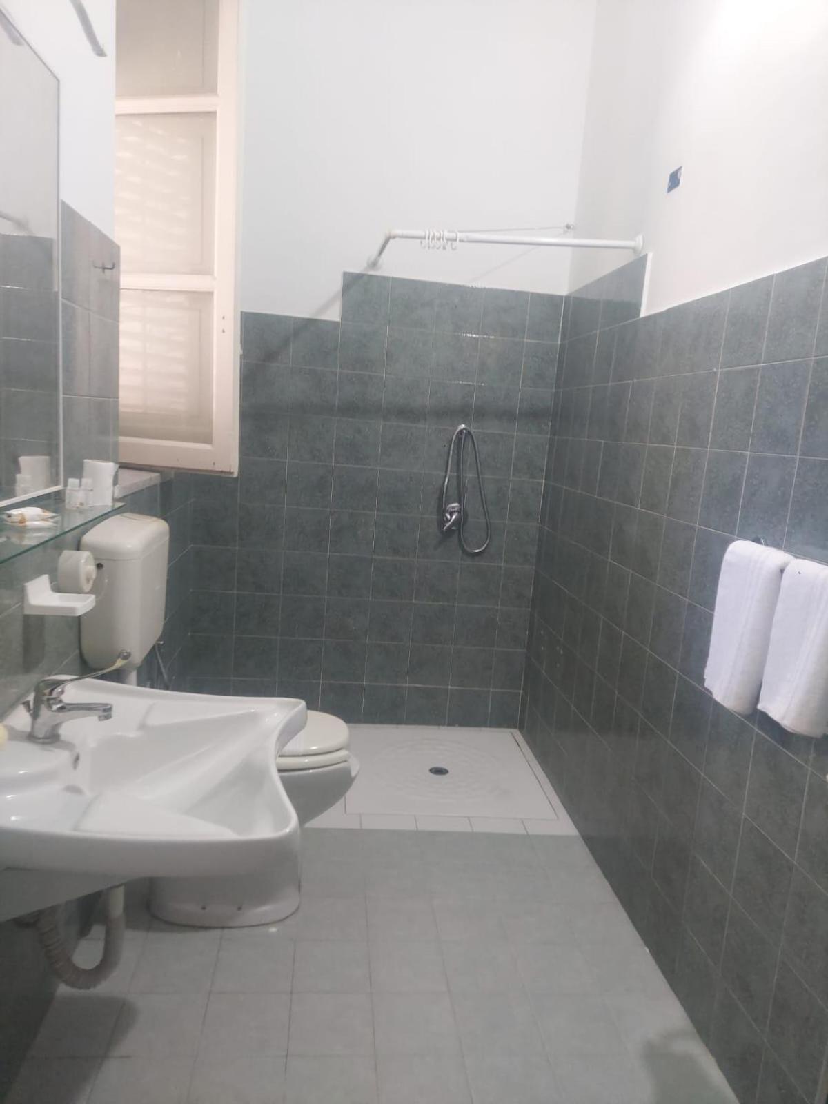 Guest House Lamphotel Militello Palermo Zewnętrze zdjęcie
