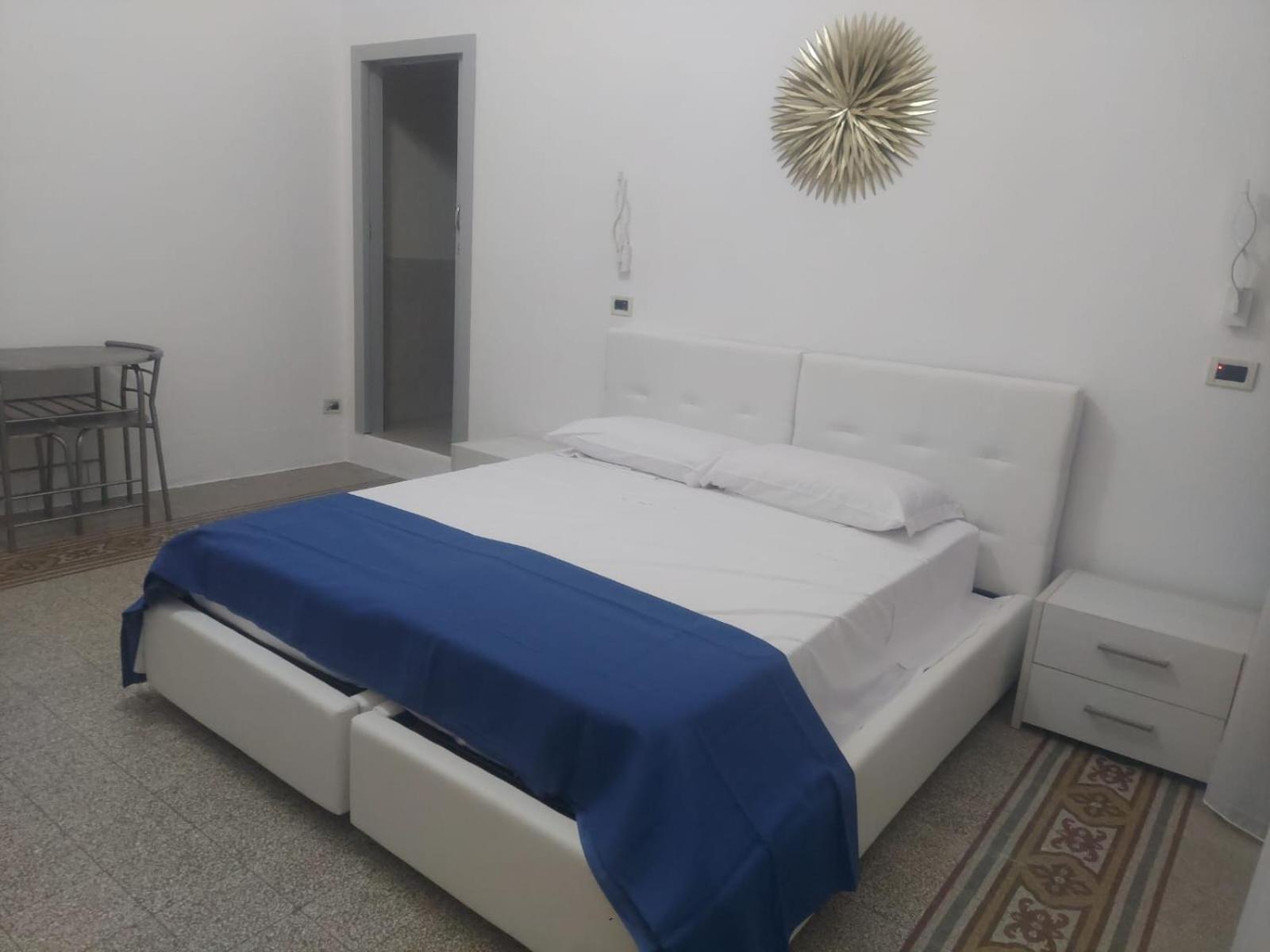 Guest House Lamphotel Militello Palermo Zewnętrze zdjęcie