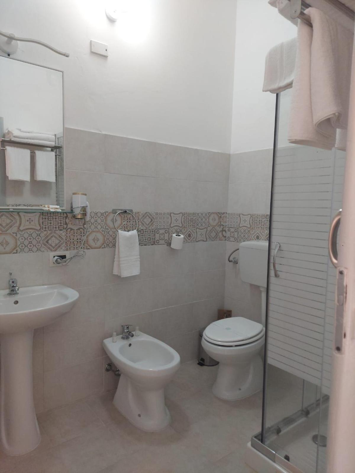 Guest House Lamphotel Militello Palermo Zewnętrze zdjęcie