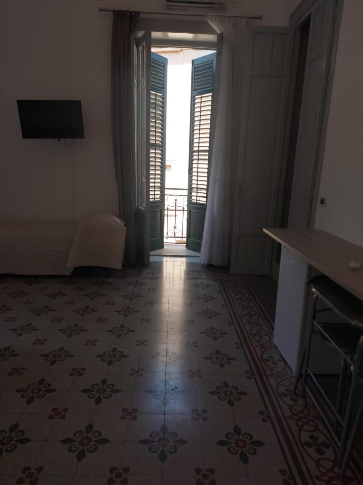 Guest House Lamphotel Militello Palermo Zewnętrze zdjęcie