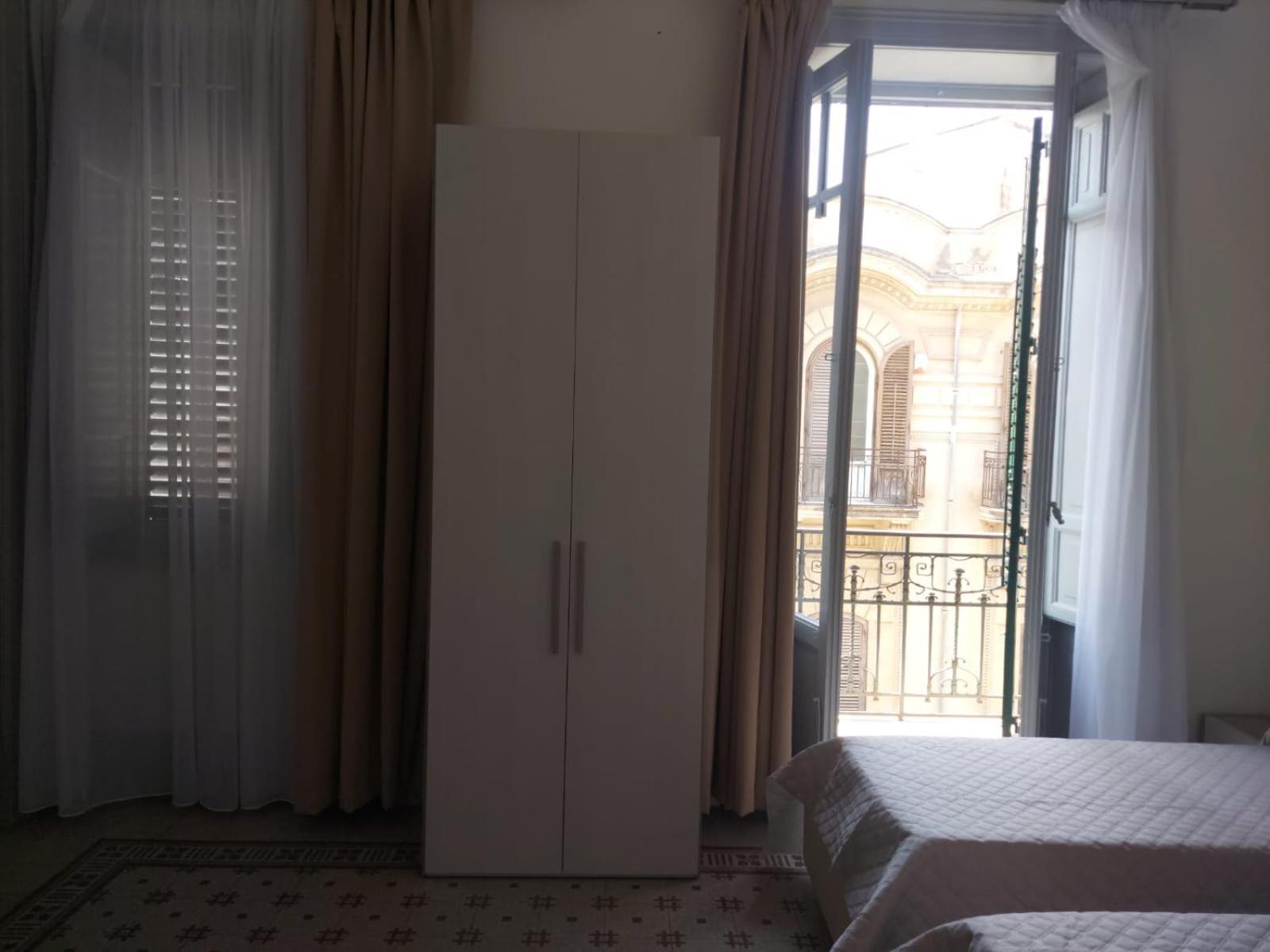 Guest House Lamphotel Militello Palermo Zewnętrze zdjęcie